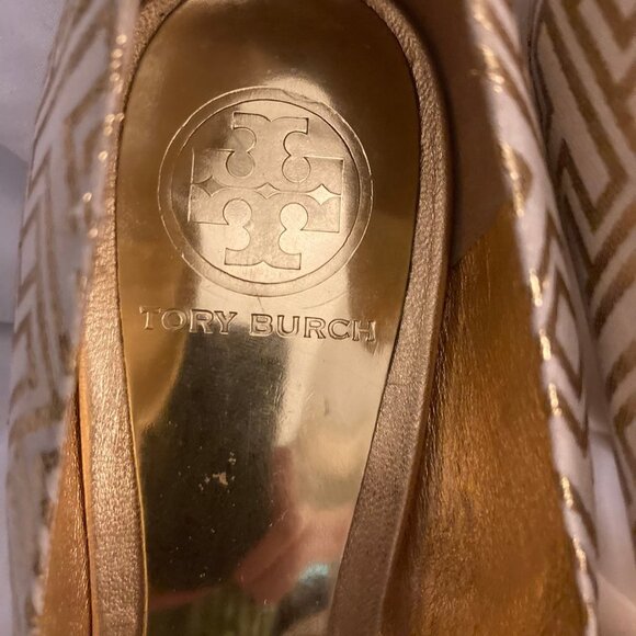 Colin Metallic Gold Cream Heel Pumps Retail $449 - Picture 5 of 11